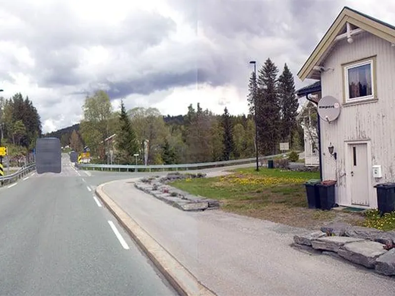 Bilde som viser kryssande vegar ved Ofte bru.