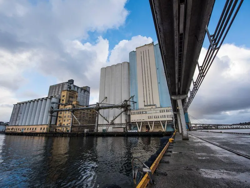 OMREGULERING: Mandag denne uka vedtok bystyret i Stavanger detaljreguleringen av Mølleneset i Stavangers østre bydel. Stavanger havnesilo var tidligere statlig beredskapslager for matkorn, men er i dag eid av Felleskjøpet Agri. Anlegget brukes i dag som kommersielt lager i bondesamvirkets egen varestrøm.