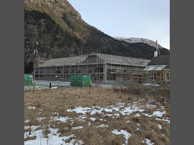 Interiør og eksteriør av bygg - Klikk for stort bilete