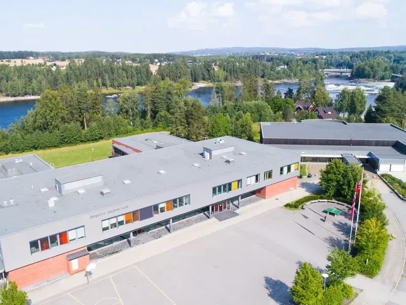 Oversiktsbilde over Bingsfoss skole