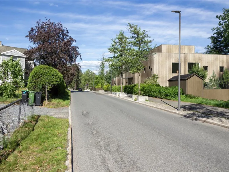Illustrasjon som viser mulig utforming og plassering av den nye barnehagen i Kjennveien. - Klikk for stort bilde