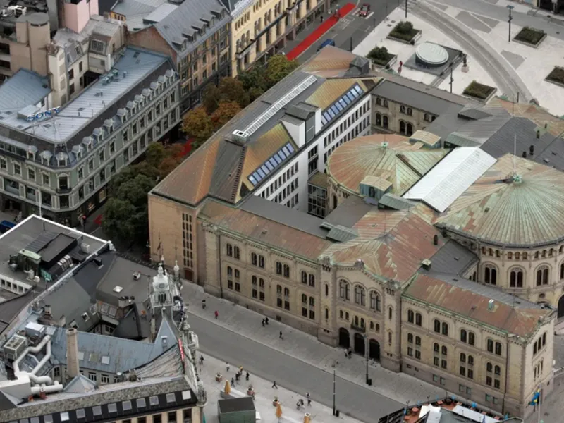 Ifølge Statsbygg er ikke tilkomsten via heissystemet godt tilrettelagt for rullestolbrukere. Skjermdump: Konseptvalgutredningen