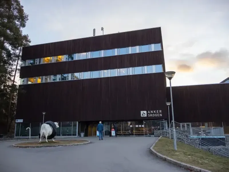 Hele svømmeanlegget er åpent for publikum fra 22. november.