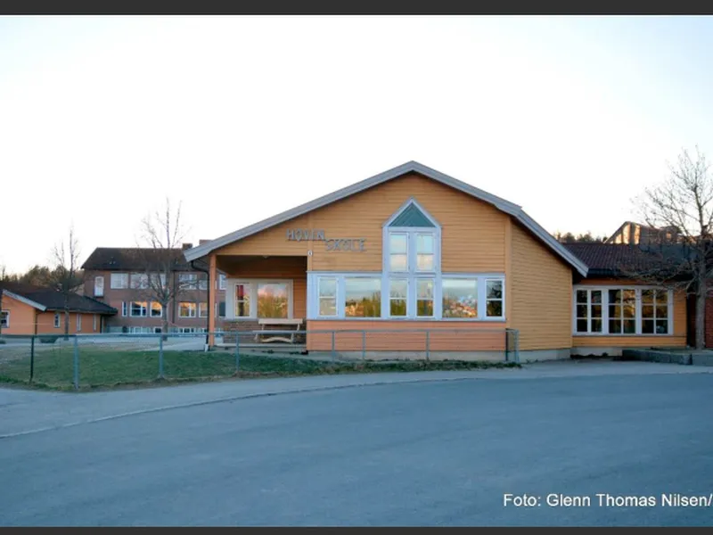 Hovin skole - Klikk for stort bilde