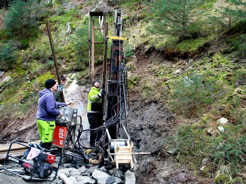 Bilete frå ei tidligare runde med kjerneboring for Stad skipstunnel.